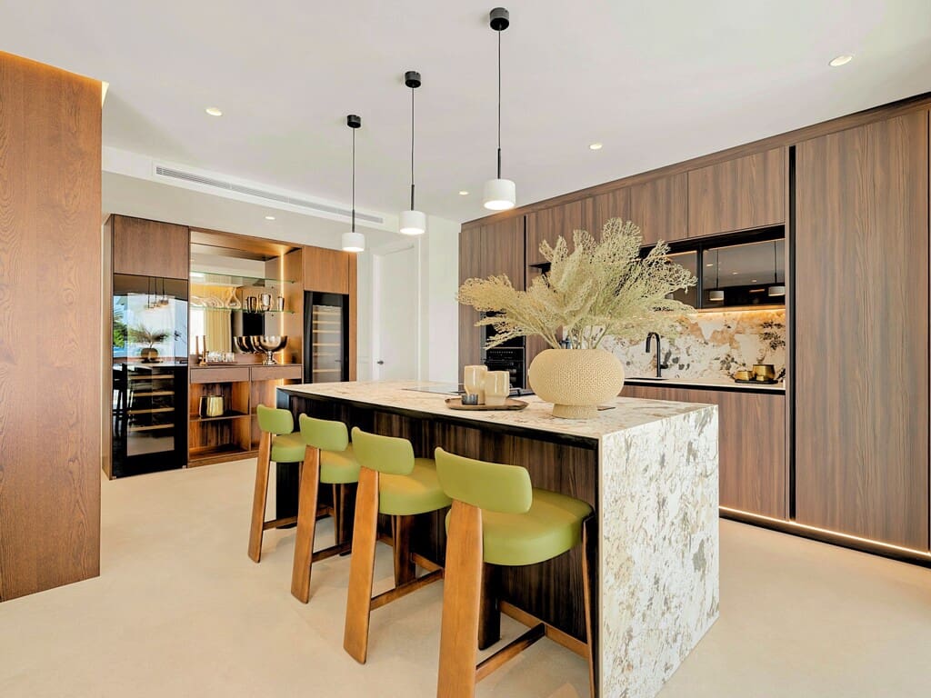 3 bedroom Apartment for sale in Los Monteros with pool garage - € 2,450,000 (Ref: 9468061)