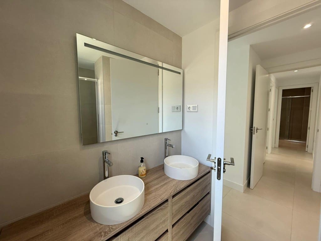 3 makuuhuone Huoneisto myytävänä paikassa Fuengirola mukana uima-altaan 
autotalli - 549 000 € (Ref: 9468069)