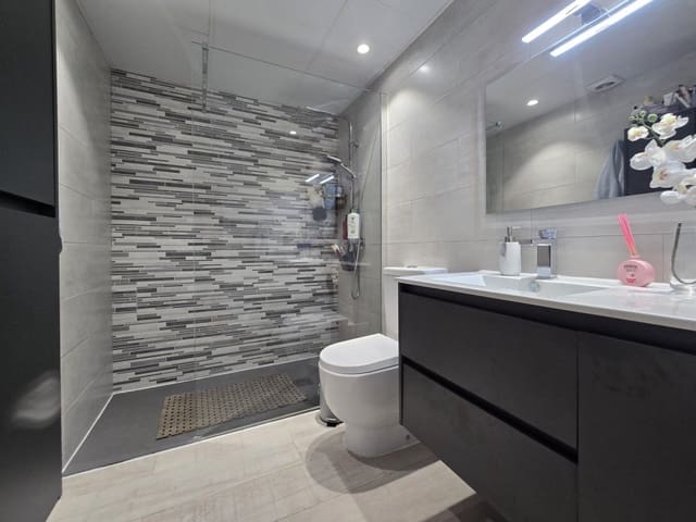 2 makuuhuone Ranta-asunto myytävänä paikassa La Cala de Mijas, Mijas - 425 000 € (Ref: 9468071)