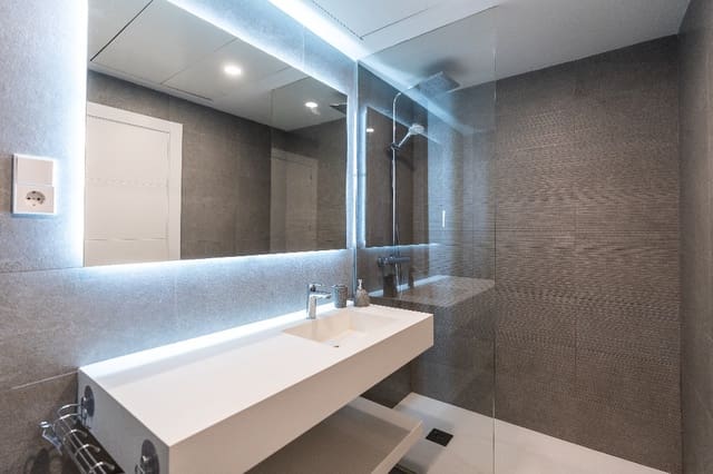 2 quarto Penthouse para venda em La Cala de Mijas, Mijas com piscina - 595 000 € (Ref: 9468073)