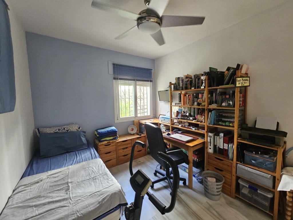 3 bedroom Beach Apartment for sale in Mijas Costa with pool - € 430,000 (Ref: 9468075)