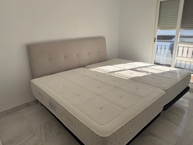 2 bedroom Townhouse for sale in Puerto Banus, Marbella - € 695,000 (Ref: 9491050)