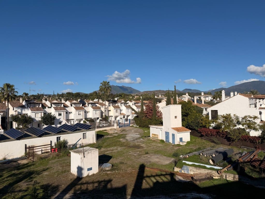 2 bedroom Townhouse for sale in Puerto Banus - € 695,000 (Ref: 9491050)