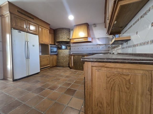 Chalet de 4 habitaciones en Mijas Costa, Mijas en venta con piscina garaje - 895.000 € (Ref: 9518390)