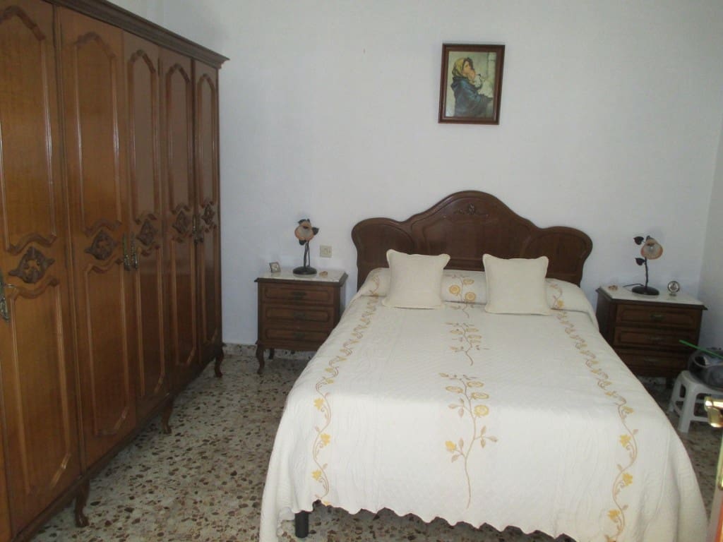 5 sovrum Villa till salu i Almogia med garage - 425 000 € (Ref: 9518391)