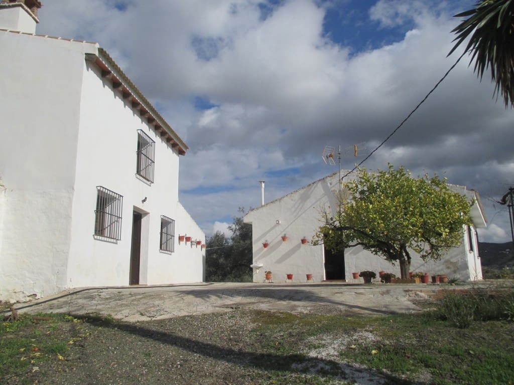 5 sovrum Villa till salu i Almogia med garage - 425 000 € (Ref: 9518391)