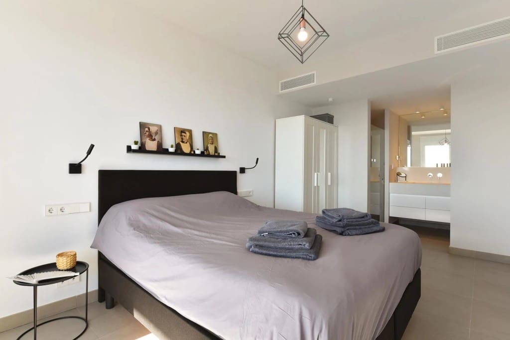 3 bedroom Apartment for sale in Fuengirola with pool garage - € 695,000 (Ref: 9518393)