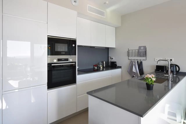 3 bedroom Apartment for sale in Fuengirola with pool garage - € 695,000 (Ref: 9518393)