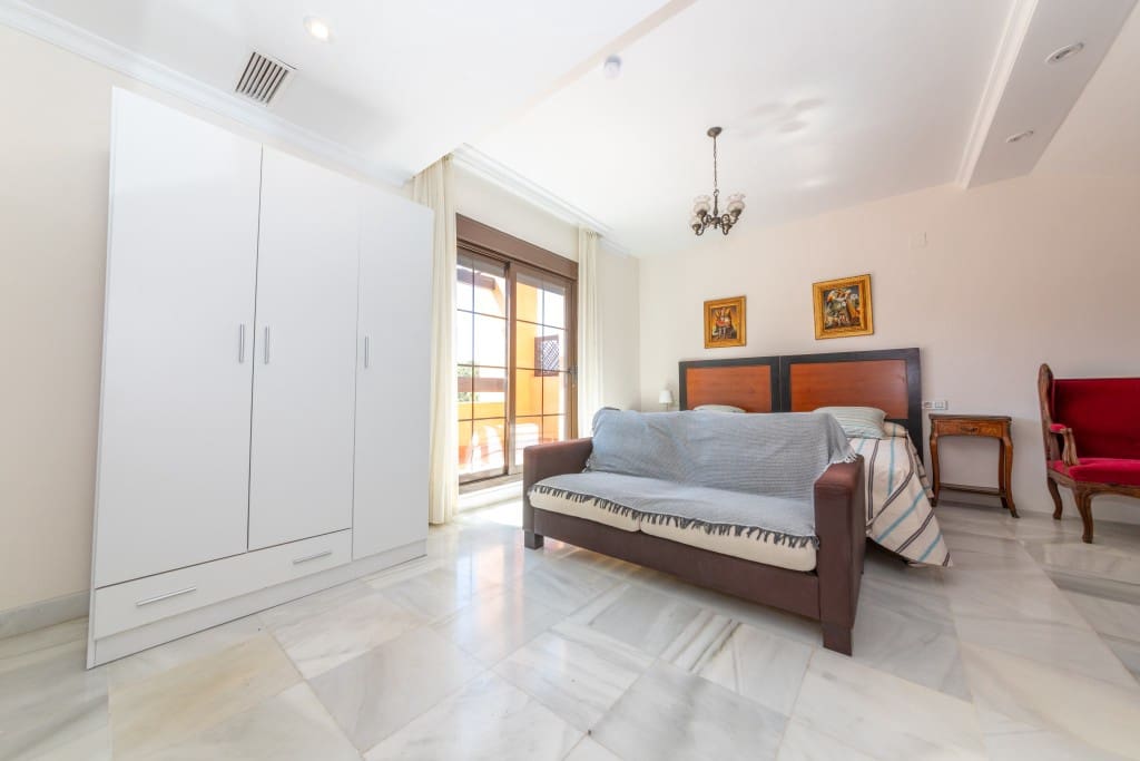 5 slaapkamer Penthouse te koop in New Golden Mile met zwembad - € 899.950 (Ref: 9518397)