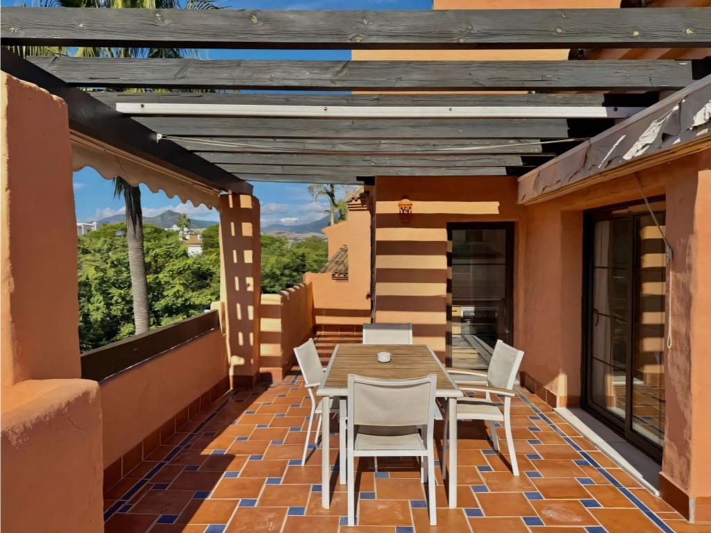 5 slaapkamer Penthouse te koop in New Golden Mile met zwembad - € 899.950 (Ref: 9518397)