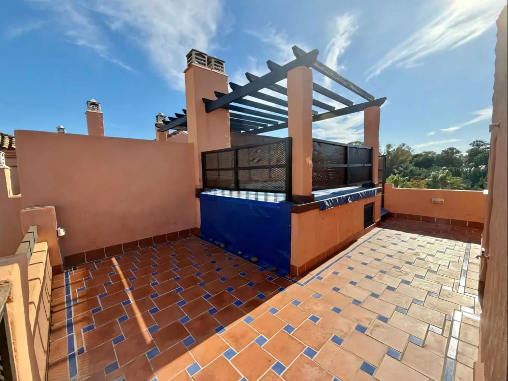 5 slaapkamer Penthouse te koop in New Golden Mile met zwembad - € 899.950 (Ref: 9518397)