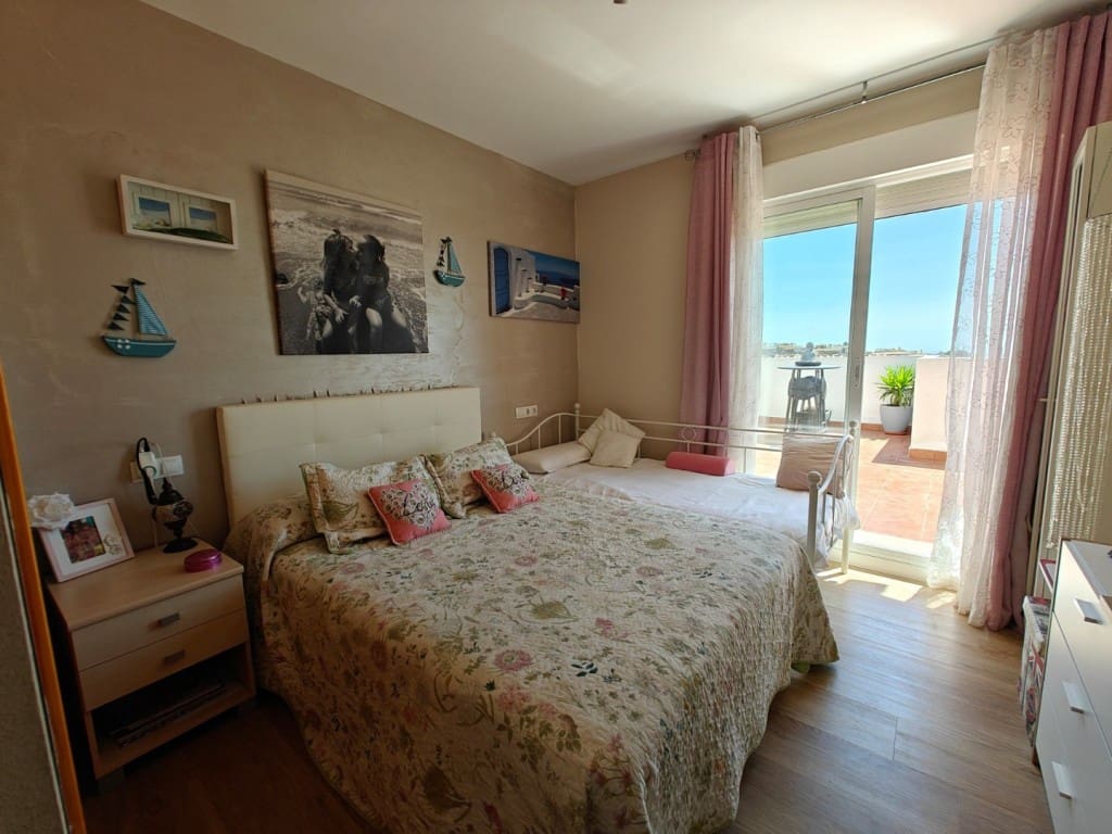 2 soveværelse Penthouse til salg i Riviera del Sol med swimmingpool garage - € 530.000 (Ref: 9614629)