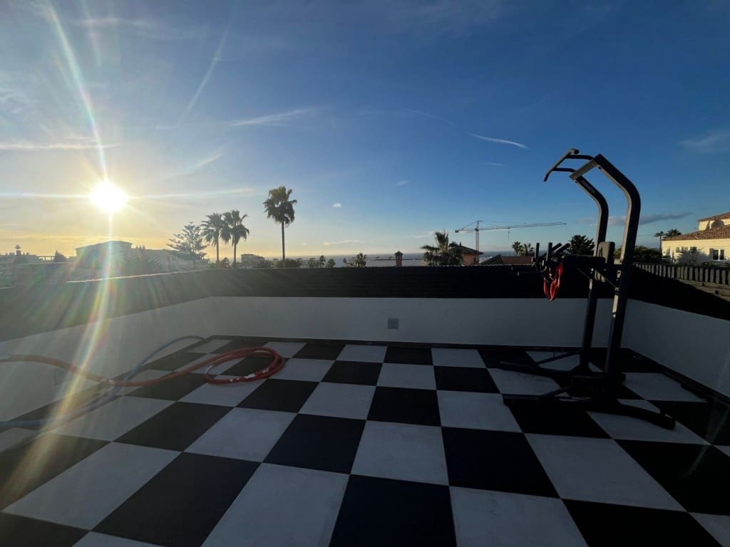 5 sypialnia Willa na sprzedaż w Mijas Costa z basenem garażem - 1 700 000 € (Ref: 9614630)