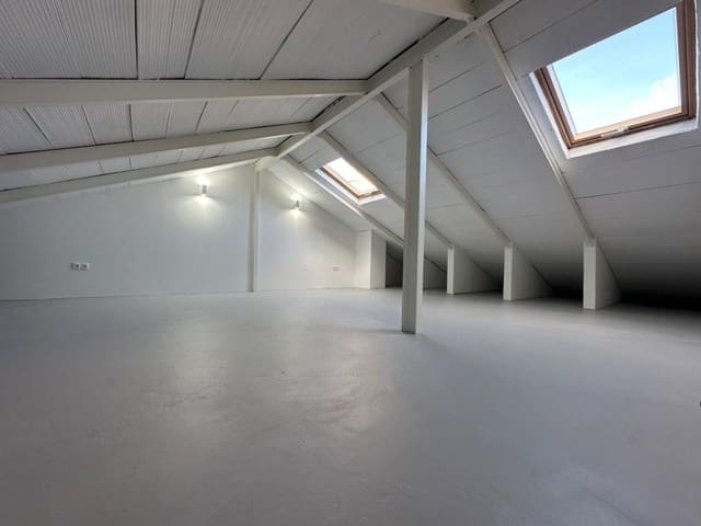 3 soveværelse Byhus til salg i Marbella med swimmingpool garage - € 549.000 (Ref: 9614634)