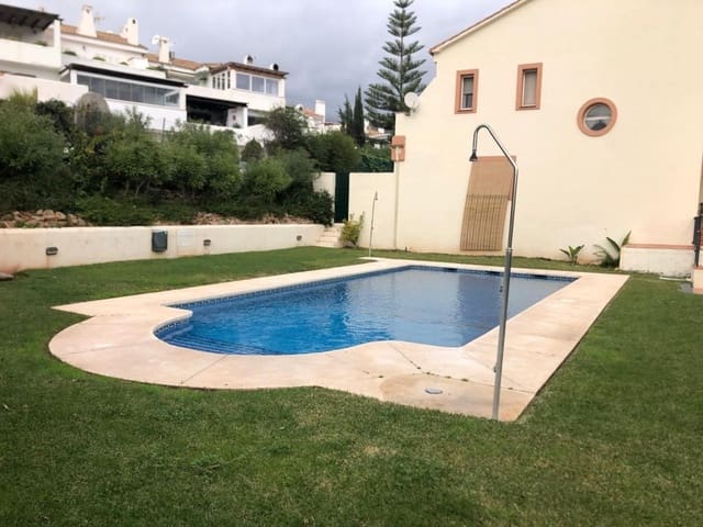 3 soveværelse Byhus til salg i Marbella med swimmingpool garage - € 549.000 (Ref: 9614634)