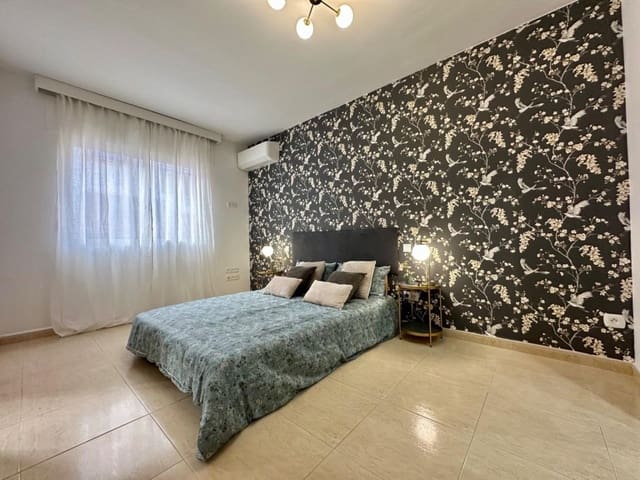 3 soveværelse Byhus til salg i Marbella med swimmingpool garage - € 549.000 (Ref: 9614634)