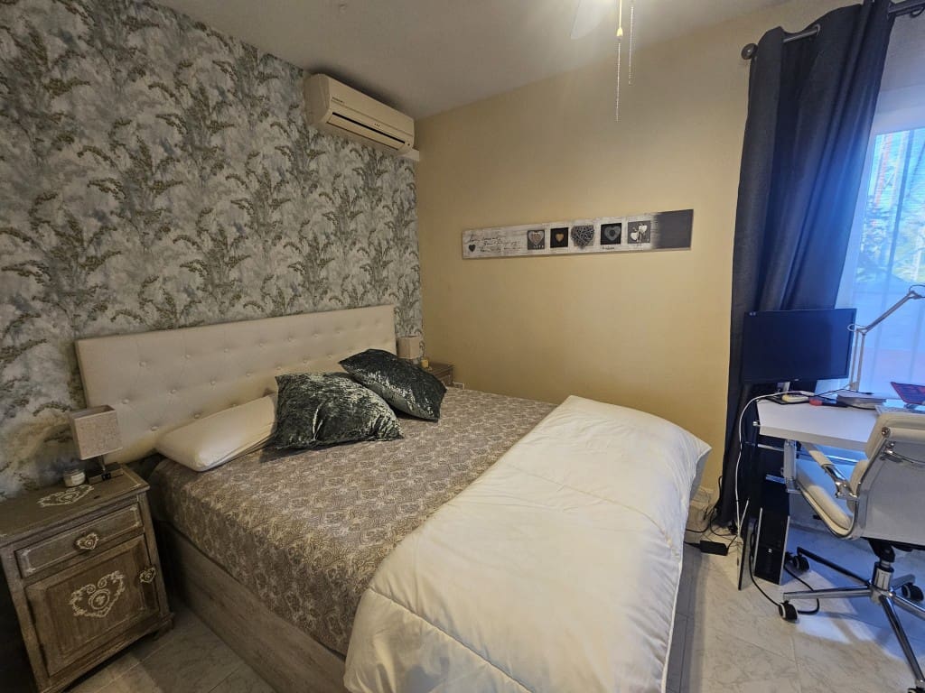 2 bedroom Townhouse for sale in Calahonda with pool - € 410,000 (Ref: 9614636)