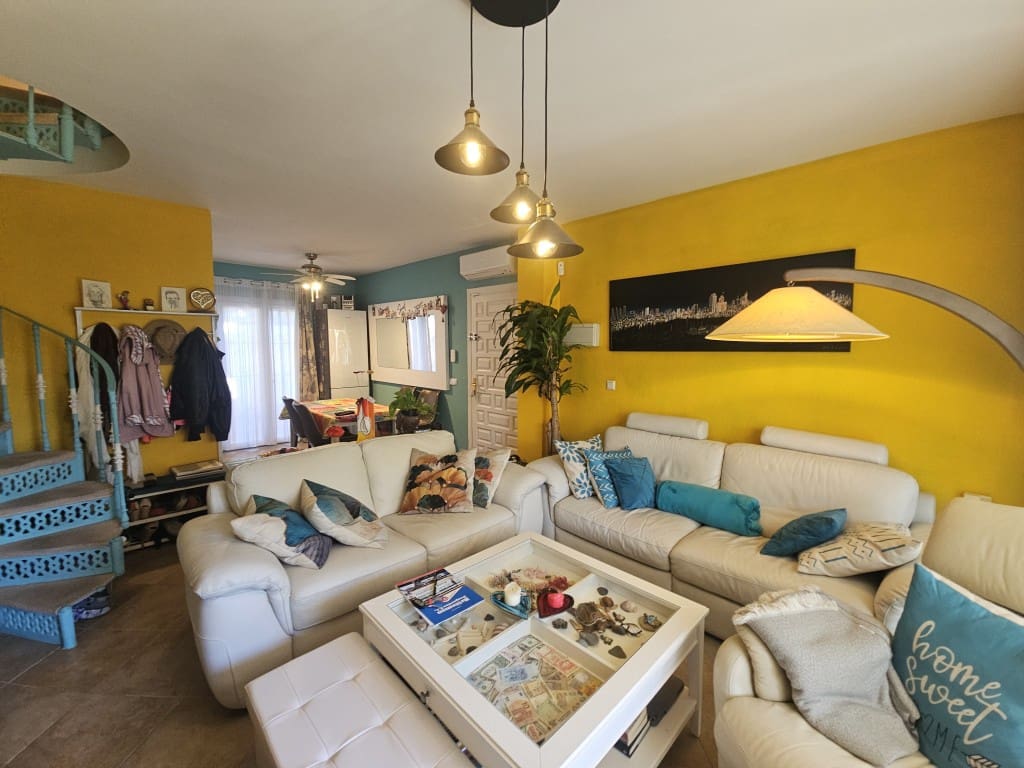 2 bedroom Townhouse for sale in Calahonda with pool - € 410,000 (Ref: 9614636)