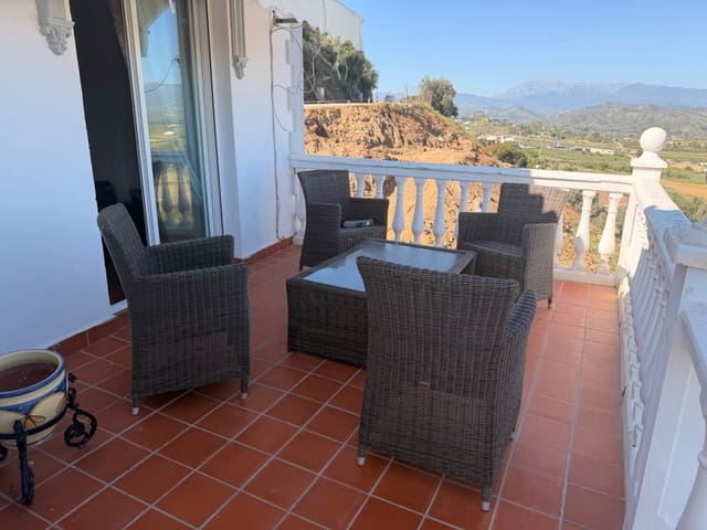 Chalet de 4 habitaciones en Coín en venta con piscina - 535.000 € (Ref: 9685971)