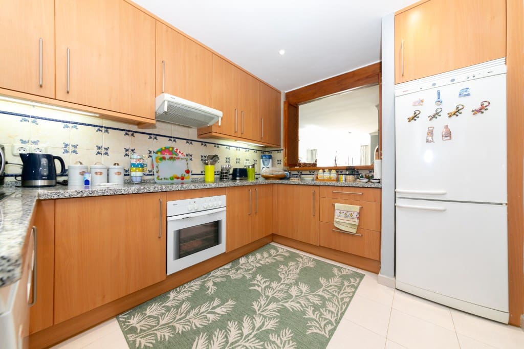 Apartamento de 2 habitaciones en La Quinta en venta con piscina garaje - 595.000 € (Ref: 9697990)