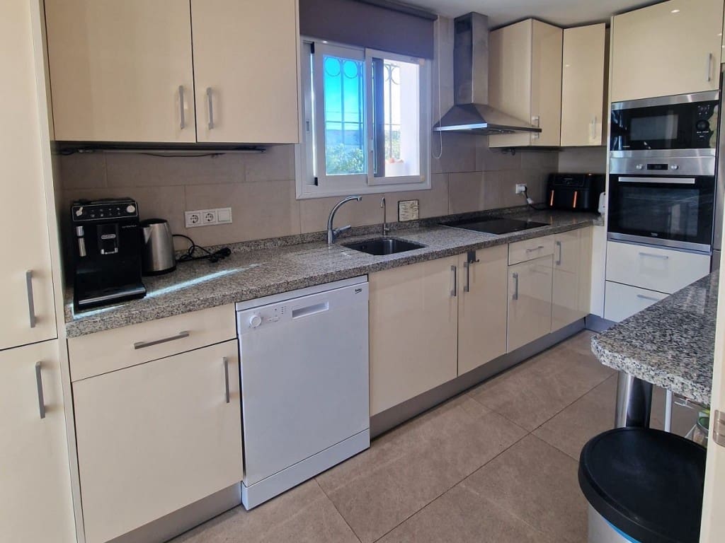 3 camera da letto Casa in vendita in Estepona con piscina - 360.000 € (Rif: 9697993)