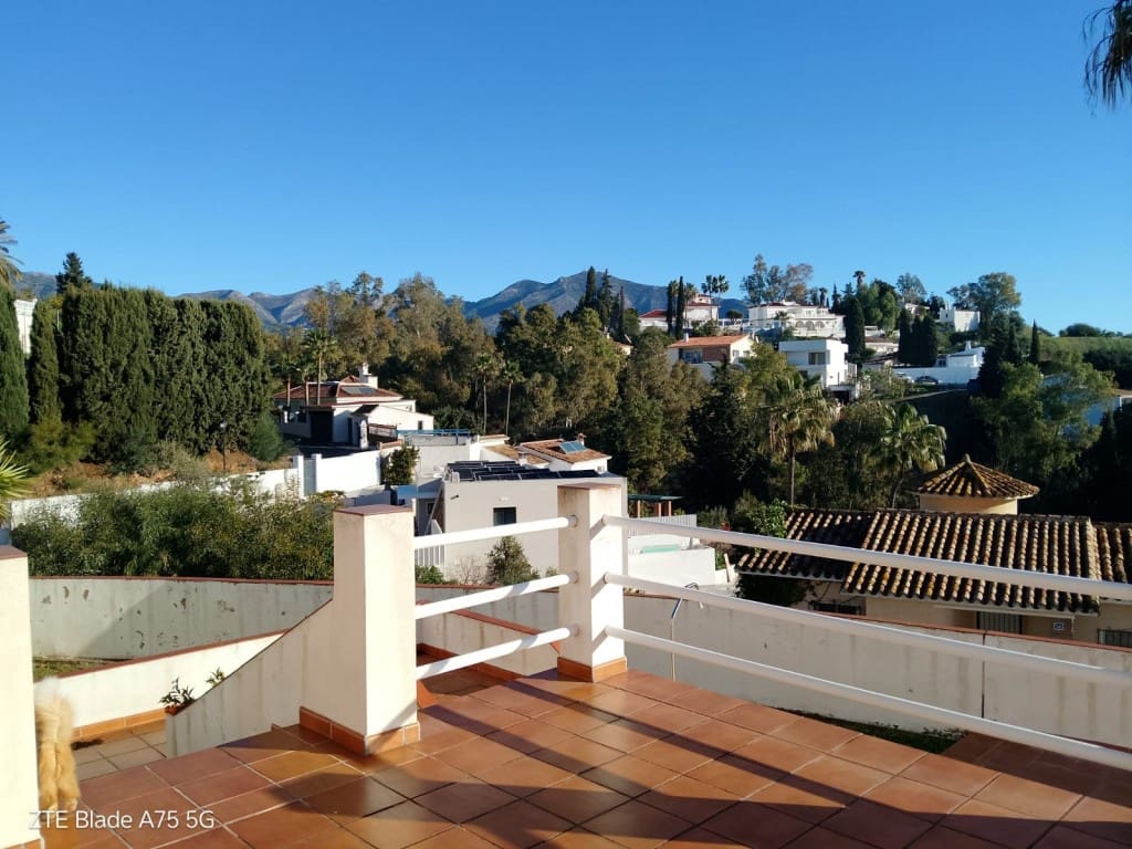 5 bedroom Villa for sale in Campo Mijas with pool garage - € 1,550,000 (Ref: 9697994)