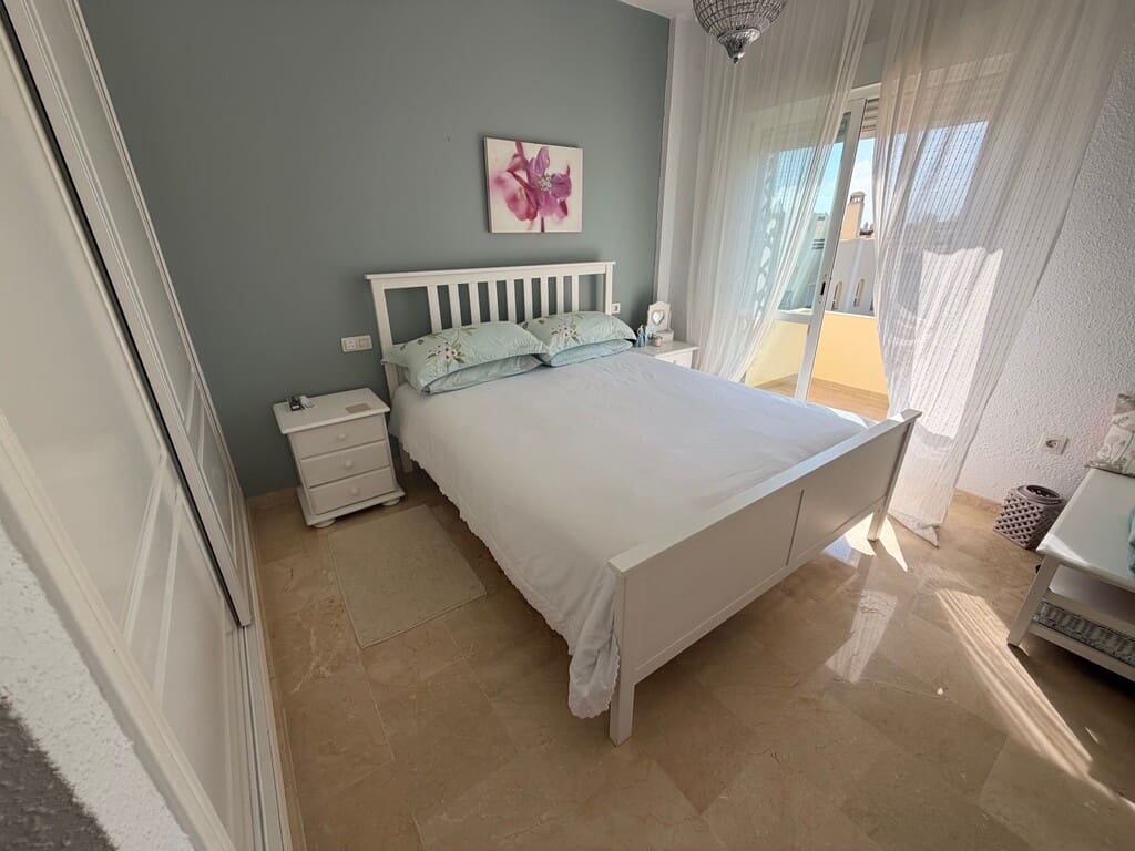 Casa de 4 habitaciones en Calahonda en venta con piscina garaje - 550.000 € (Ref: 9719403)