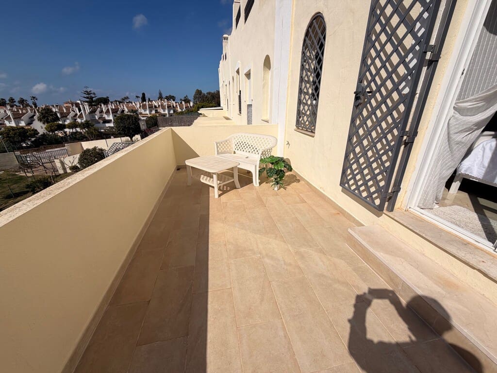 Casa de 4 habitaciones en Calahonda en venta con piscina garaje - 550.000 € (Ref: 9719403)