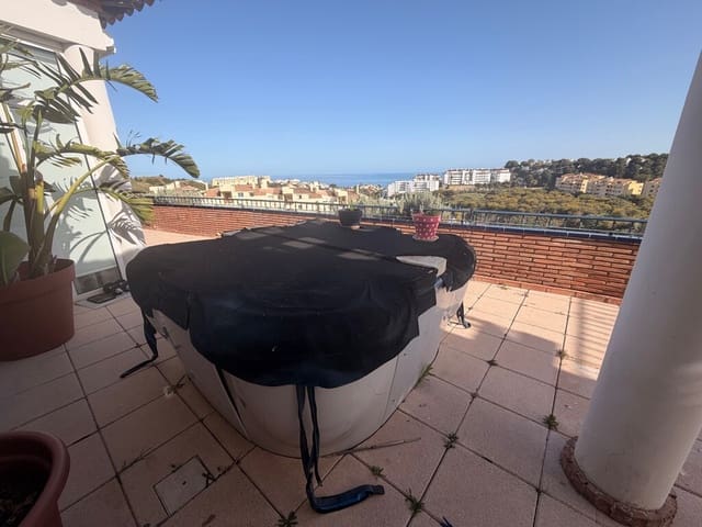 3 chambre Penthouse à vendre à Riviera del Sol, Mijas avec piscine garage - 685 000 € (Ref: 9751676)
