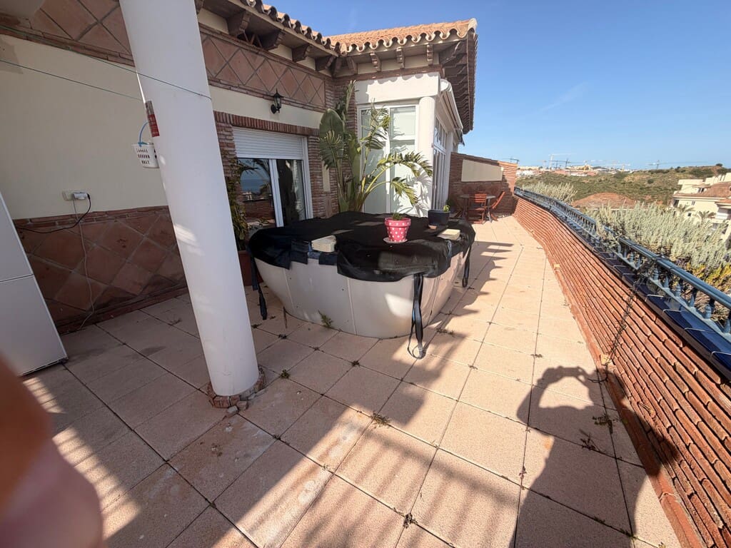 3 chambre Penthouse à vendre à Riviera del Sol avec piscine garage - 685 000 € (Ref: 9751676)