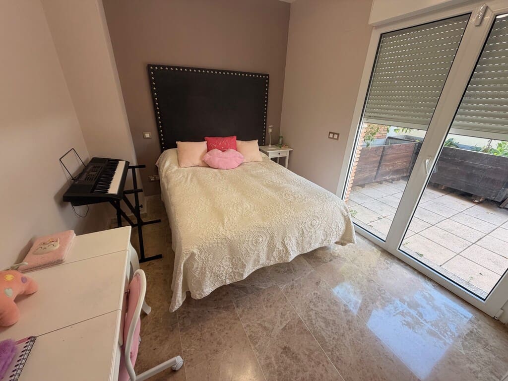 3 chambre Penthouse à vendre à Riviera del Sol avec piscine garage - 685 000 € (Ref: 9751676)