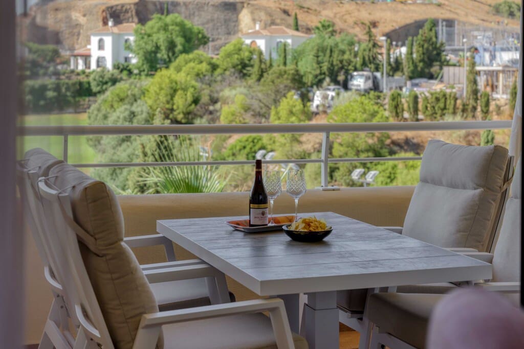3 soveværelse Lejlighed til salg i Mijas Costa med swimmingpool garage - € 549.000 (Ref: 9780224)