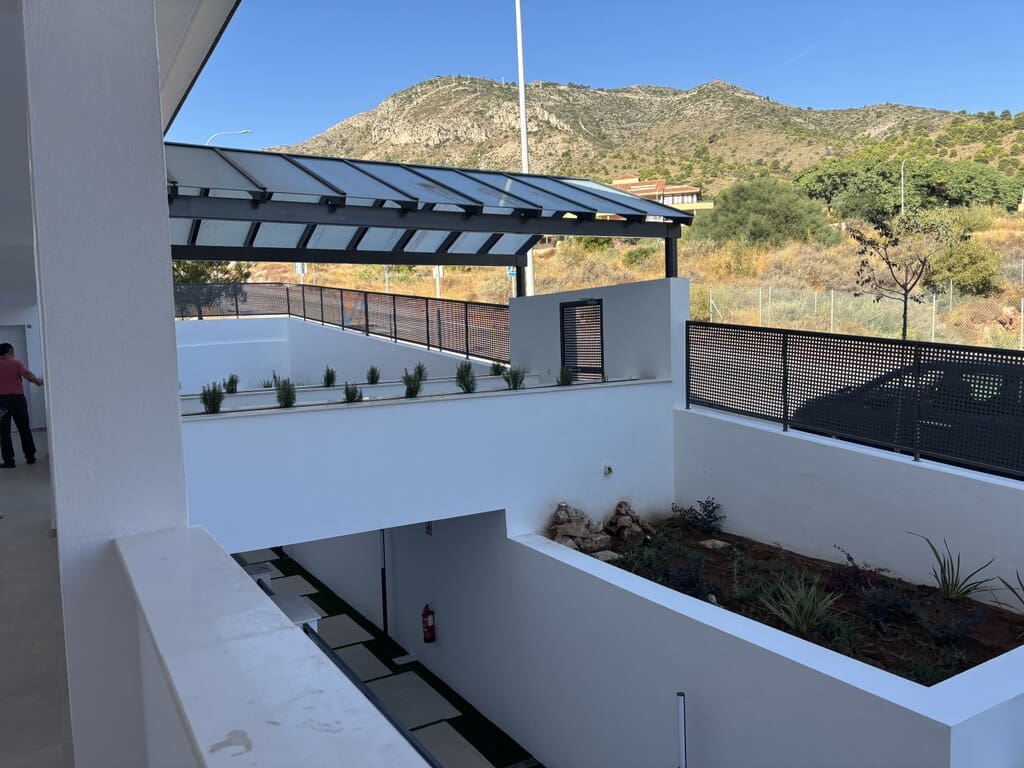 3 bedroom Apartment for sale in Benalmadena with pool garage - € 460,000 (Ref: 9780226)