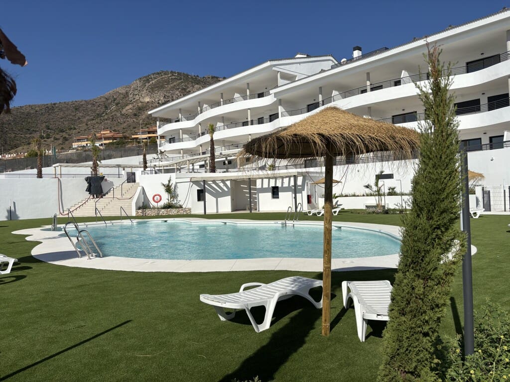 3 bedroom Apartment for sale in Benalmadena with pool garage - € 460,000 (Ref: 9780226)