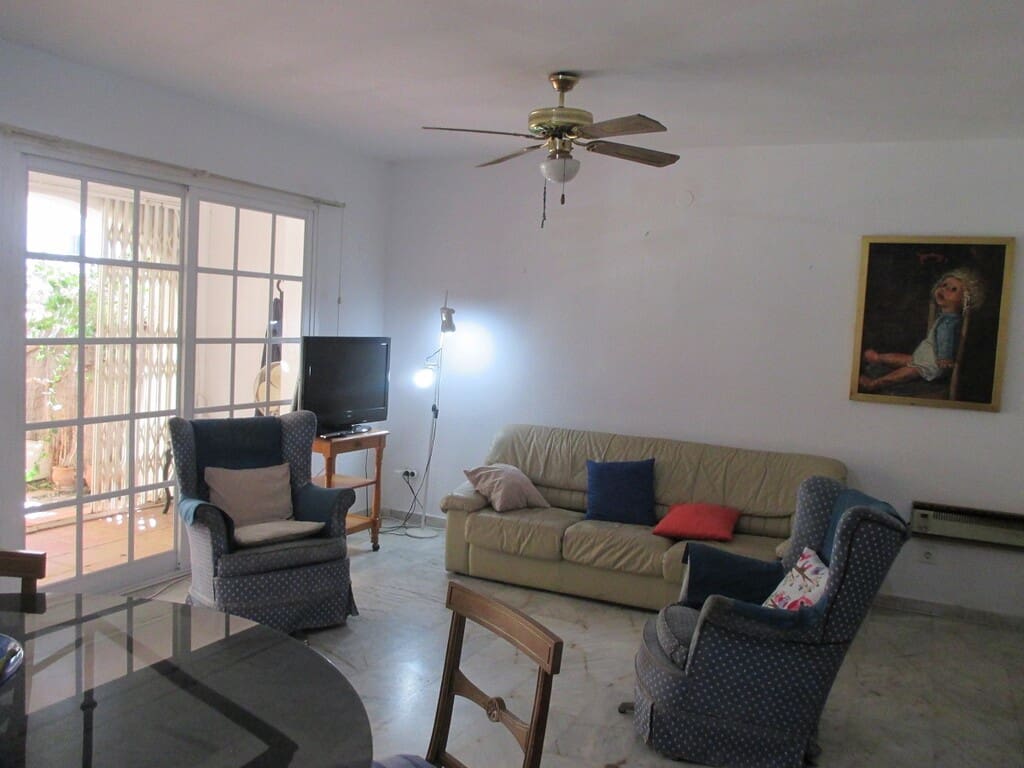 5 soverom Hus til salgs i Fuengirola med svømmebasseng garasje - € 490 000 (Ref: 9780228)