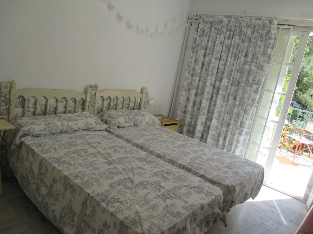 5 soverom Hus til salgs i Fuengirola med svømmebasseng garasje - € 490 000 (Ref: 9780228)