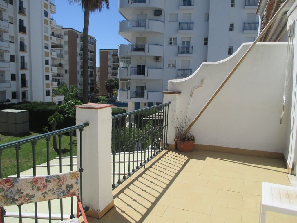 5 soverom Hus til salgs i Fuengirola med svømmebasseng garasje - € 490 000 (Ref: 9780228)