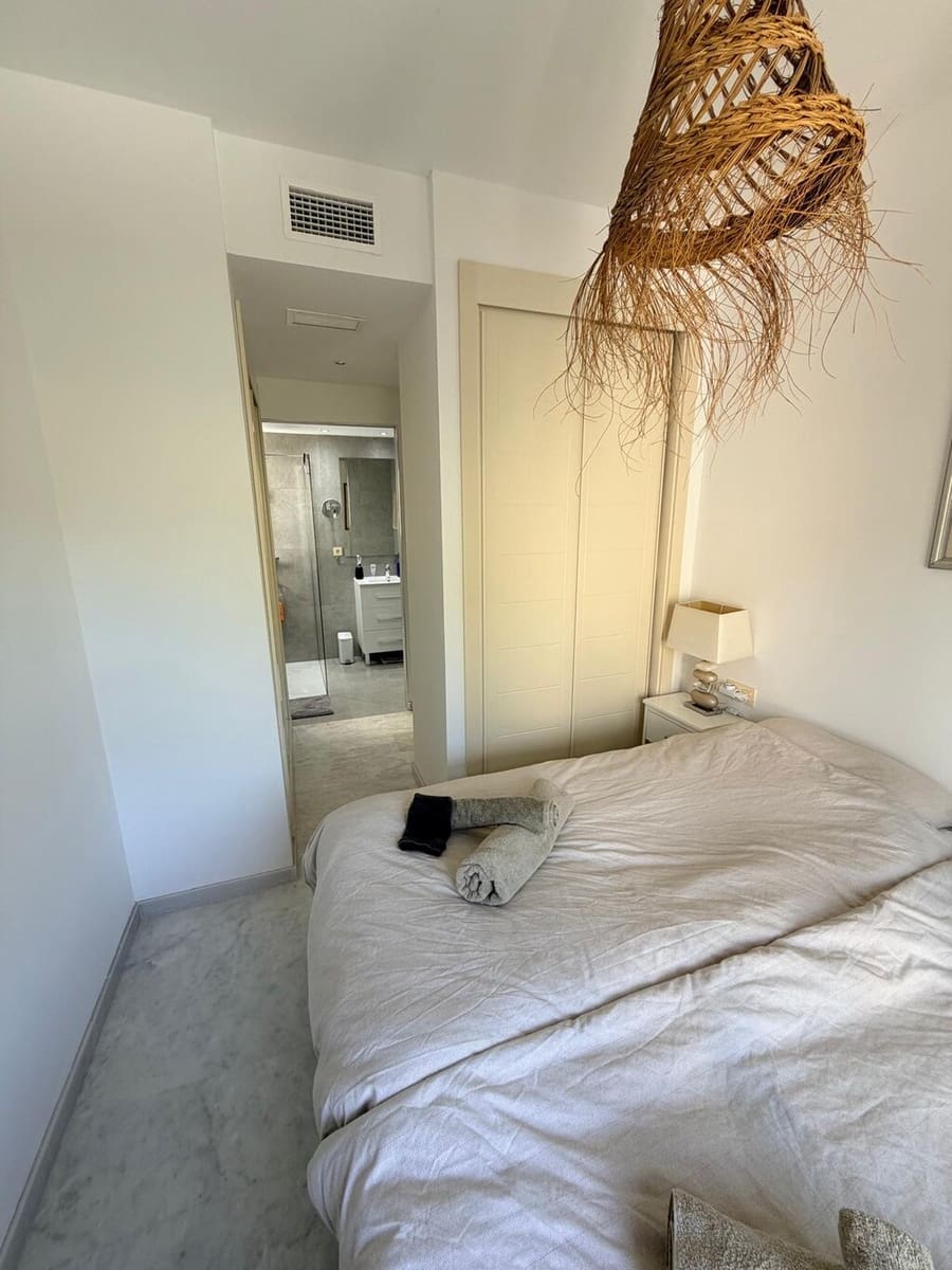 2 soverom Penthouse til salgs i Estepona med svømmebasseng - € 289 000 (Ref: 9850936)