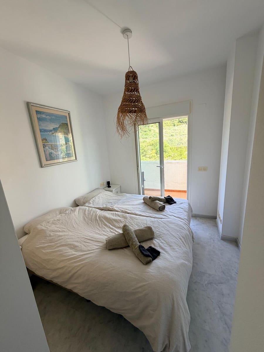 2 soverom Penthouse til salgs i Estepona med svømmebasseng - € 289 000 (Ref: 9850936)