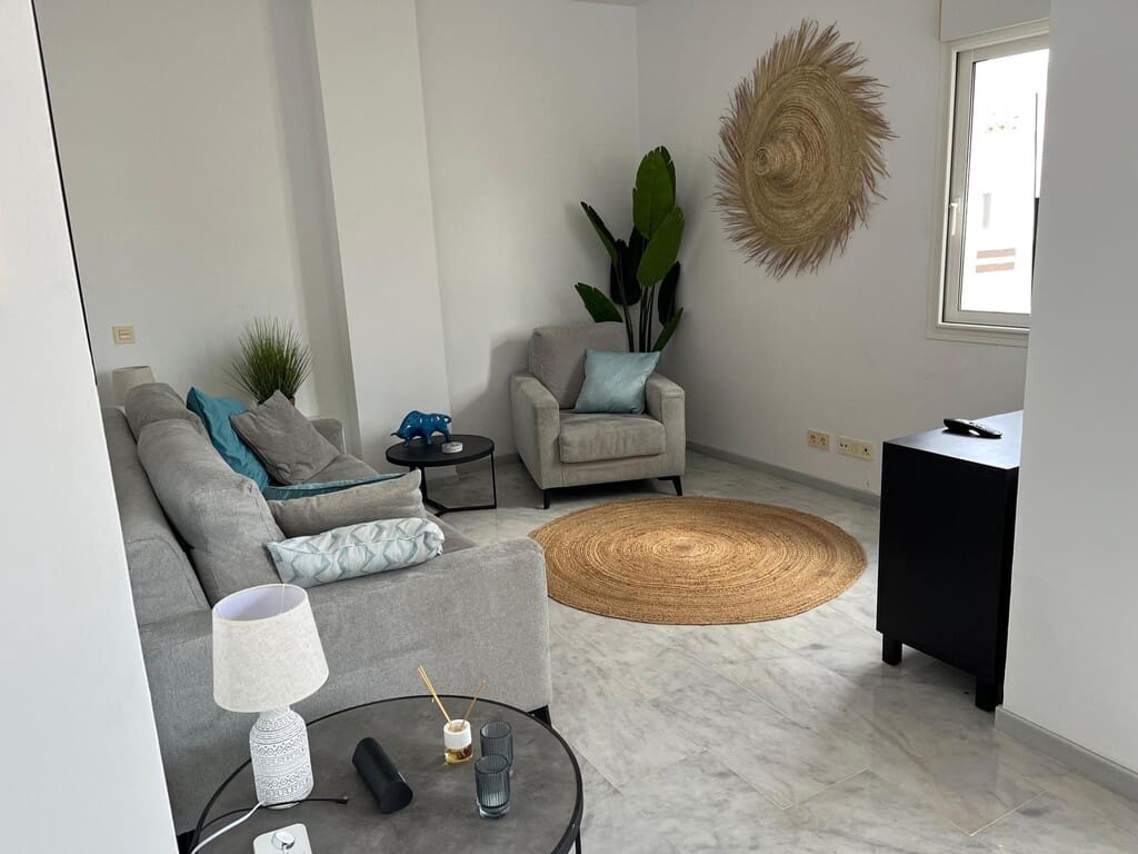 2 soverom Penthouse til salgs i Estepona med svømmebasseng - € 289 000 (Ref: 9850936)