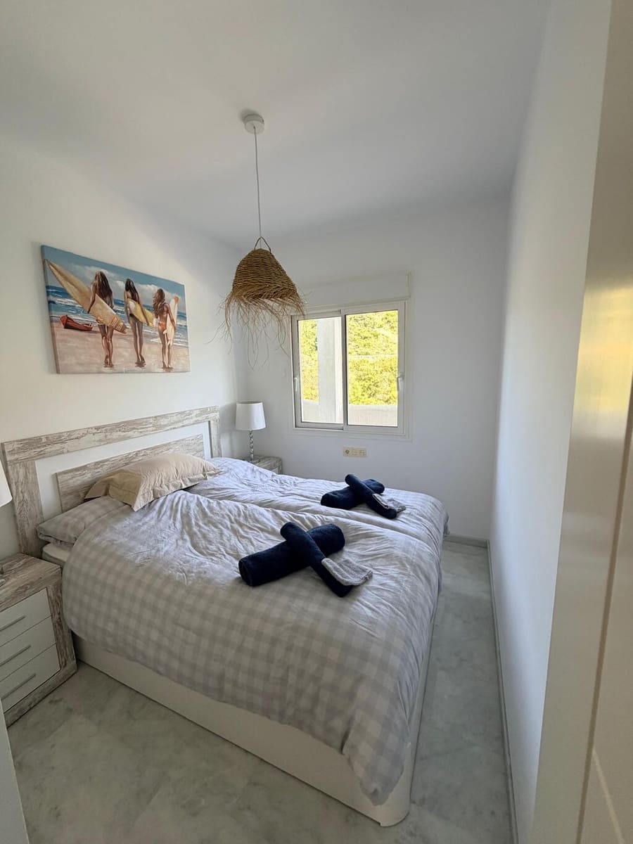2 soverom Penthouse til salgs i Estepona med svømmebasseng - € 289 000 (Ref: 9850936)