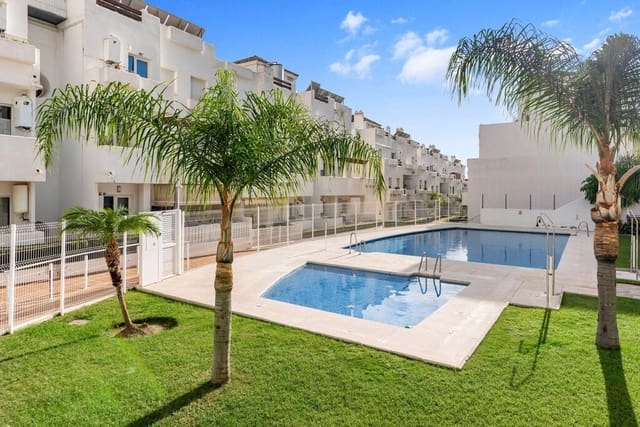 2 soverom Penthouse til salgs i Estepona med svømmebasseng - € 289 000 (Ref: 9850936)