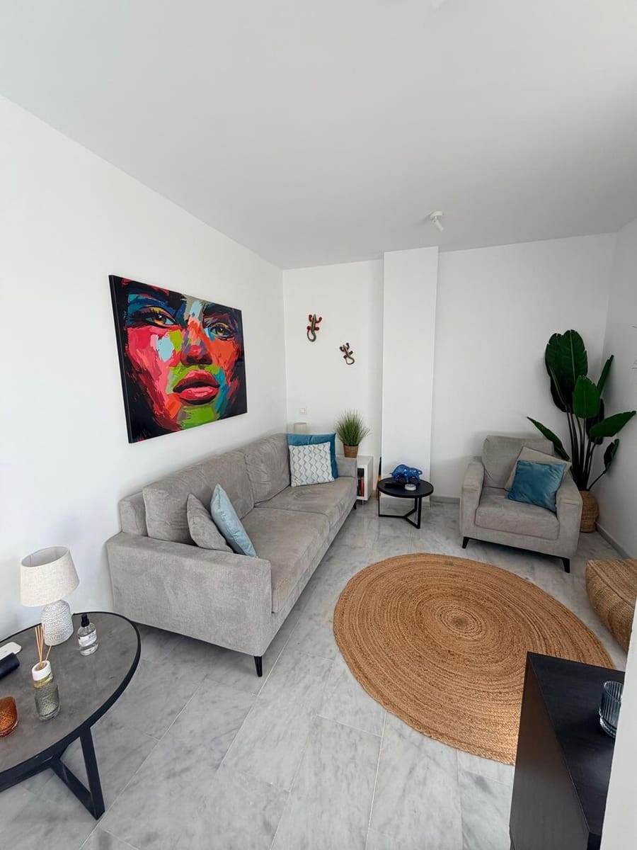 2 soverom Penthouse til salgs i Estepona med svømmebasseng - € 289 000 (Ref: 9850936)