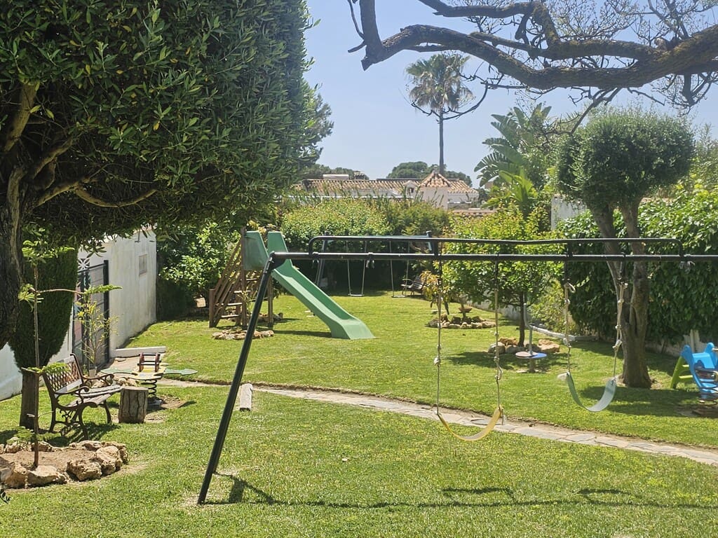 3 bedroom Villa for sale in Mijas Costa with pool - € 649,000 (Ref: 9850943)