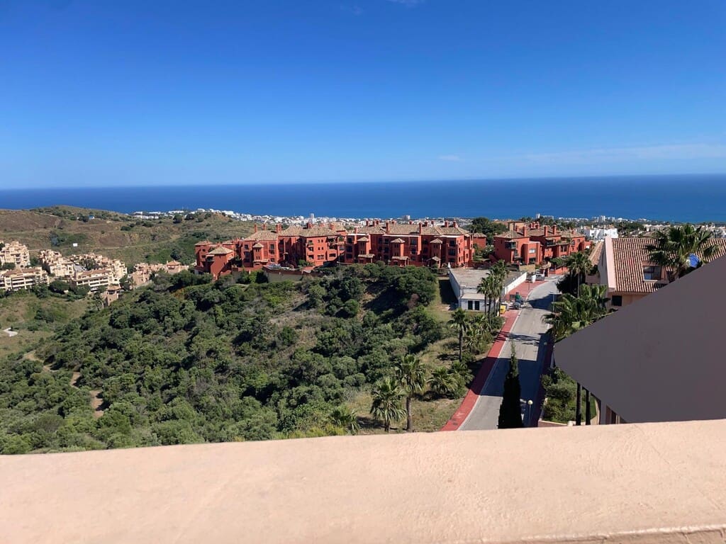 3 soverom Penthouse til salgs i Calahonda med svømmebasseng garasje - € 679 500 (Ref: 9850944)