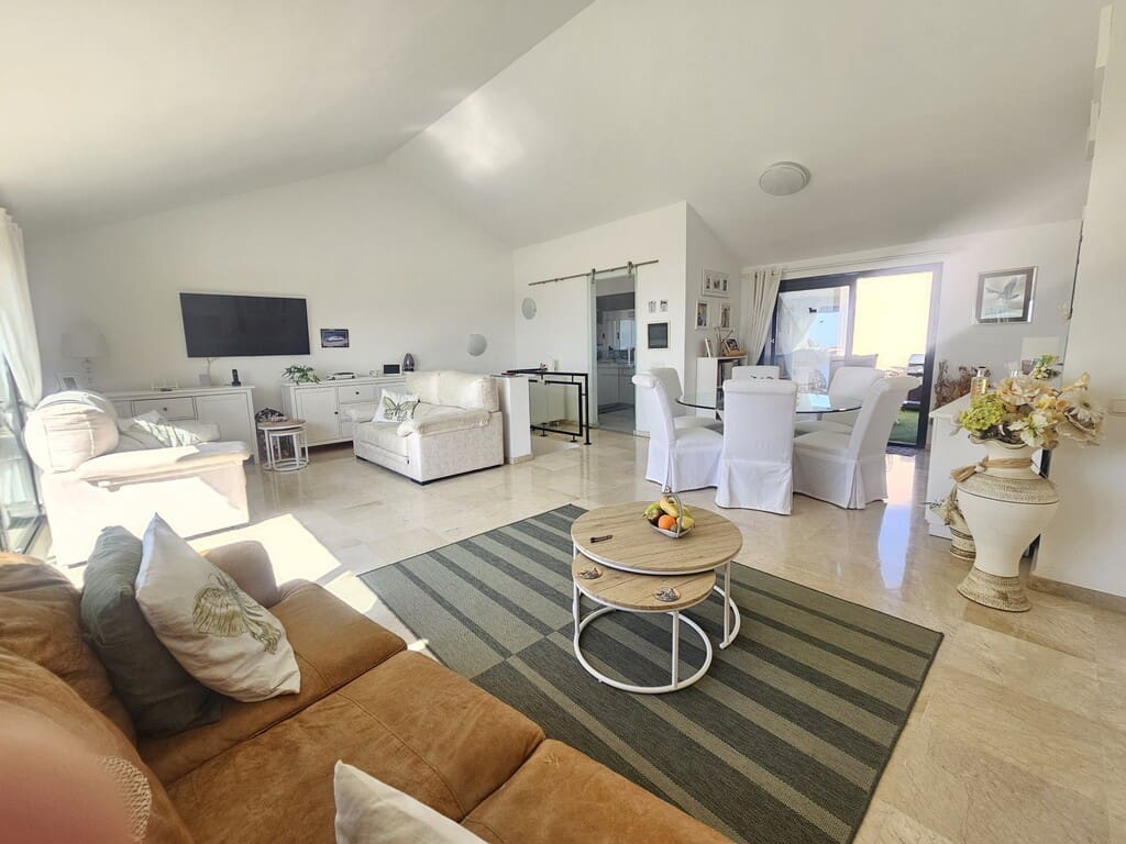 3 soverom Penthouse til salgs i Calahonda med svømmebasseng garasje - € 679 500 (Ref: 9850944)