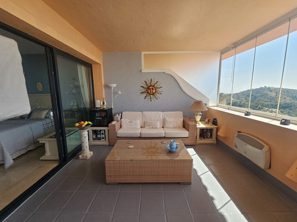 3 soverom Penthouse til salgs i Calahonda med svømmebasseng garasje - € 679 500 (Ref: 9850944)