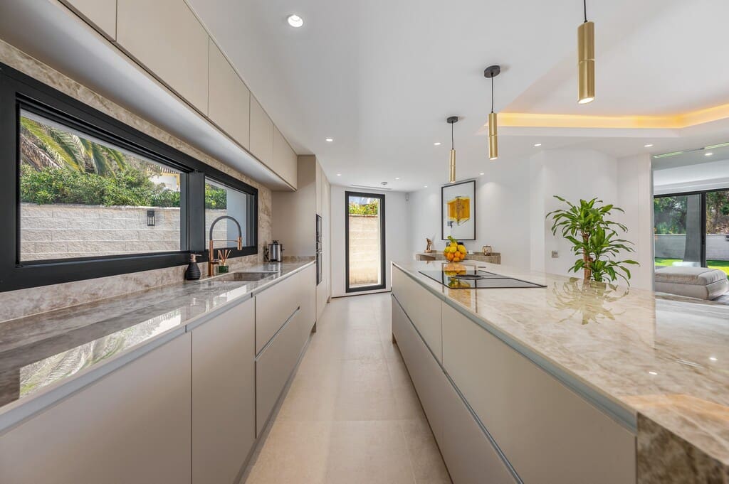 4 camera da letto Villa in vendita in Marbesa con piscina garage - 2.395.000 € (Rif: 9926877)
