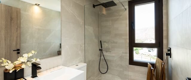 3 soverom Hus til salgs i La Cala de Mijas, Mijas med svømmebasseng garasje - € 650 000 (Ref: 9926880)