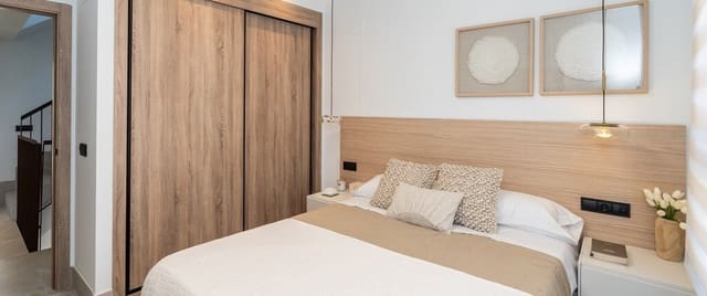 3 soverom Hus til salgs i La Cala de Mijas, Mijas med svømmebasseng garasje - € 650 000 (Ref: 9926880)
